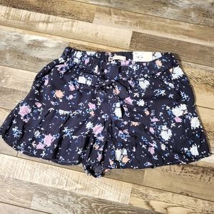 NWT - SZ Medium - SO high-waisted dress shorts